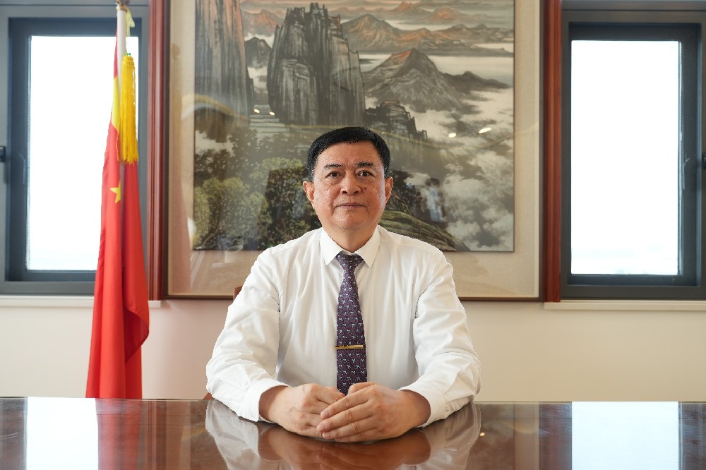 【勞動者之歌】以實(shí)業(yè)報(bào)國壁畫“綠智”發(fā)展藍(lán)圖